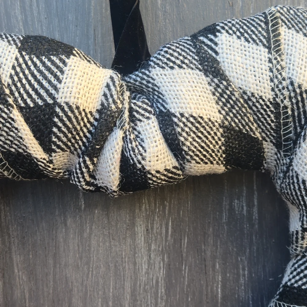 Handmade Heart-shaped Valentine's Day Wreath with black and white buffalo plaid